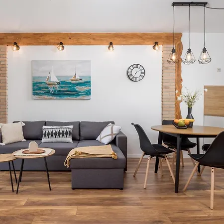 Roko Apartment *
